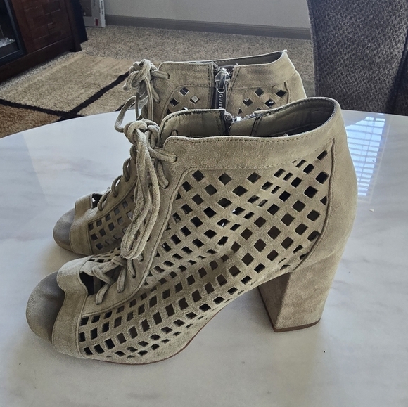 Gianni Bini Sage Green Suede CutOut Lace Up Booties Women 8.5M Block Heel - Picture 9 of 16